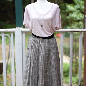 High waisted, elastic, plaid, pleated skirt